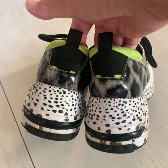 Steve Madden Cliff Neon Green Sneakers - Picture 6 of 10